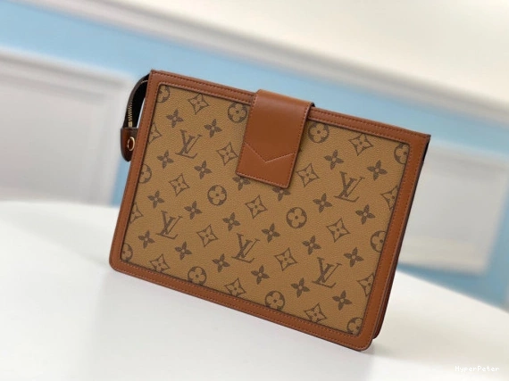 LOUIS CHANELUTCH VUITTON 0824
